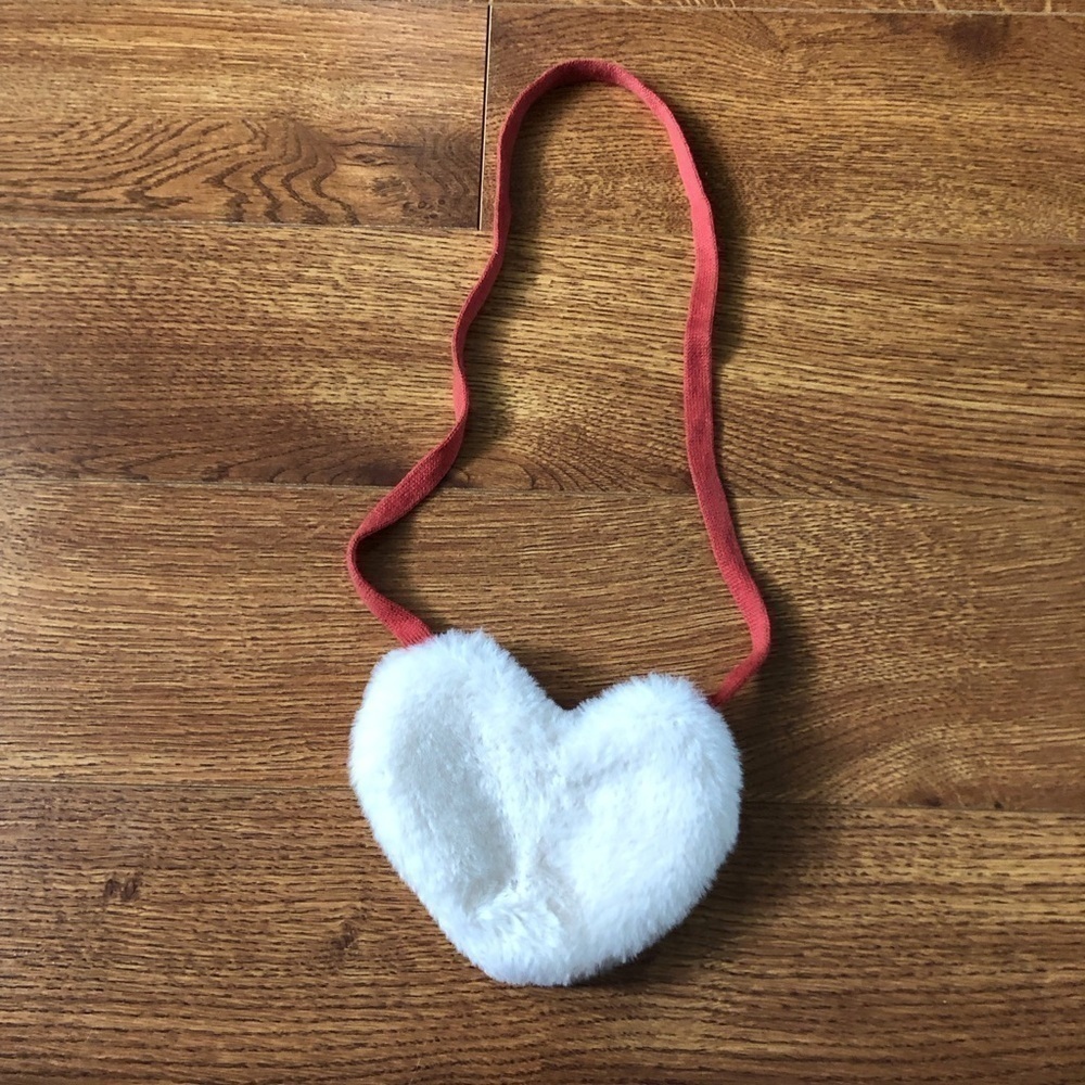 Girl's white flux fur heart purse